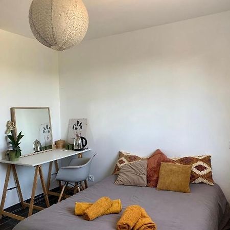 Charmante Chambre Dans Une Maison De Campagne Saint-Étienne-de-Fontbellon Exterior foto